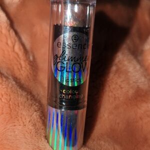 Essence Glimmer Glow Lipstick - Color Changing